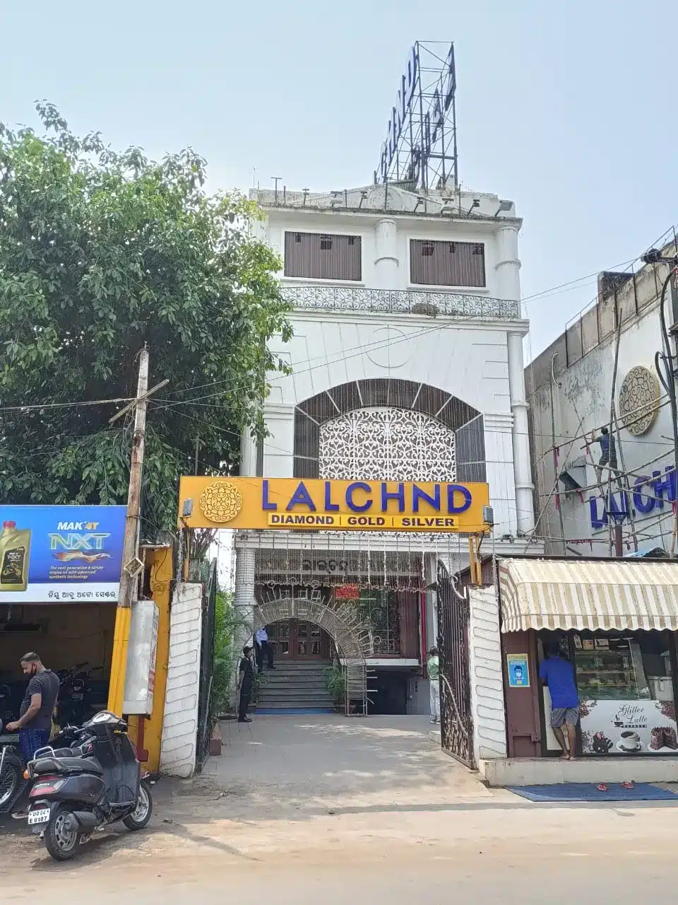 Cantonment Road Lalchnd Jewellers showroom